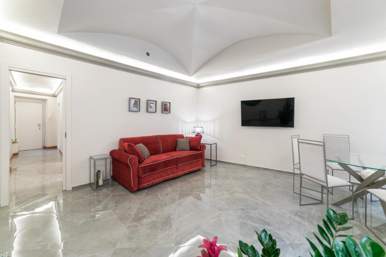 Bmga L Viapaola43 Palace Aparthotel Rome