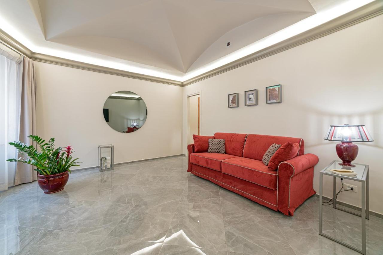 Bmga L Viapaola43 Palace Apartahotel