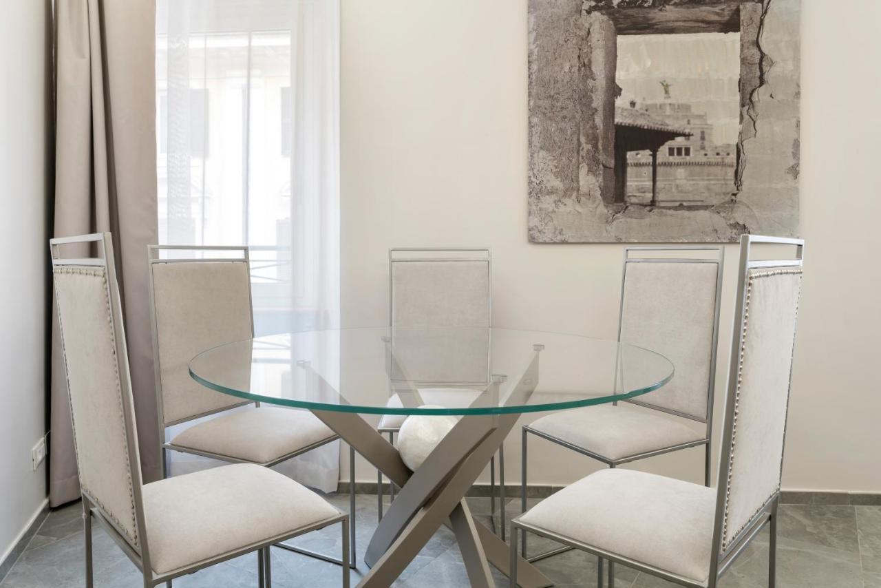 Bmga L Viapaola43 Palace * Rome